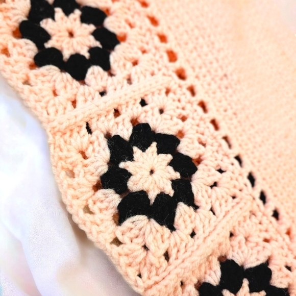 Handmade Crocheted Baby Pink Bikini Boho Halter Crop Top LG/XL - Picture 3 of 4